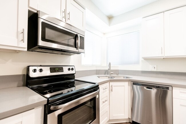 Interior Photo - 1371 S. Beverly Glen Blvd.