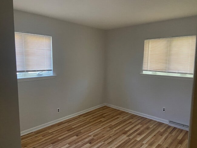 Building Photo - 253 Holly Ave