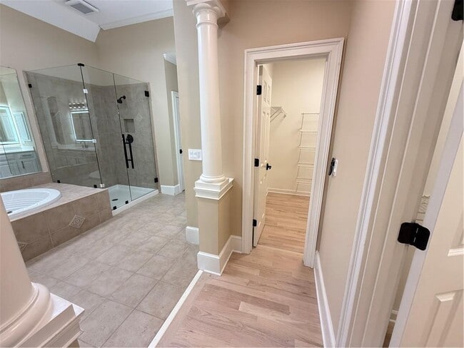 Building Photo - 1570 Briergate Dr