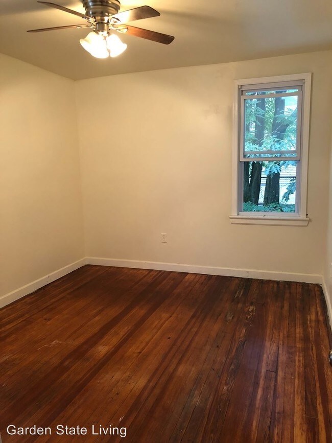 Building Photo - 64 Cedar Ave