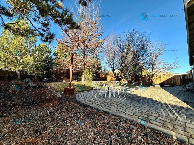 Building Photo - Open Layout, Big Yard, Great Location—This One Has It All!