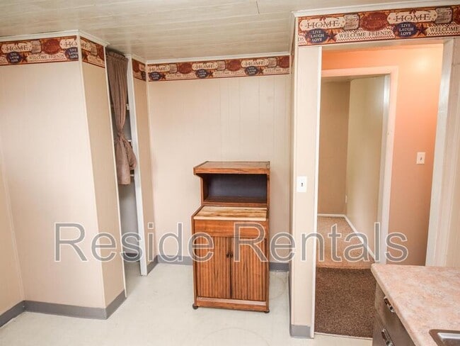 Building Photo - 695 N 150 W