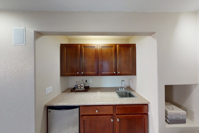 Building Photo - 15955 Golden Eye Ct