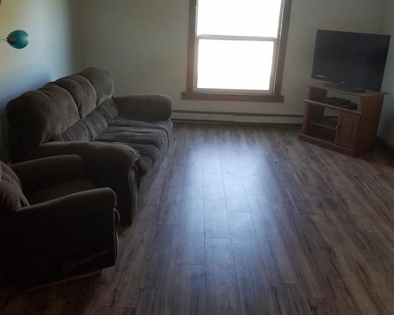 Building Photo - 321 2nd Ave NW