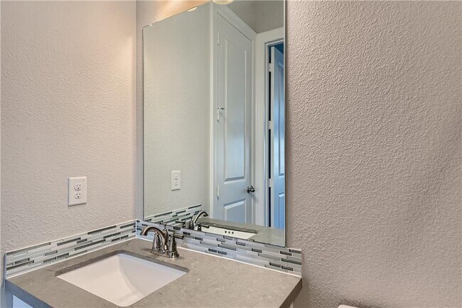 Building Photo - 466 Anfield Cir