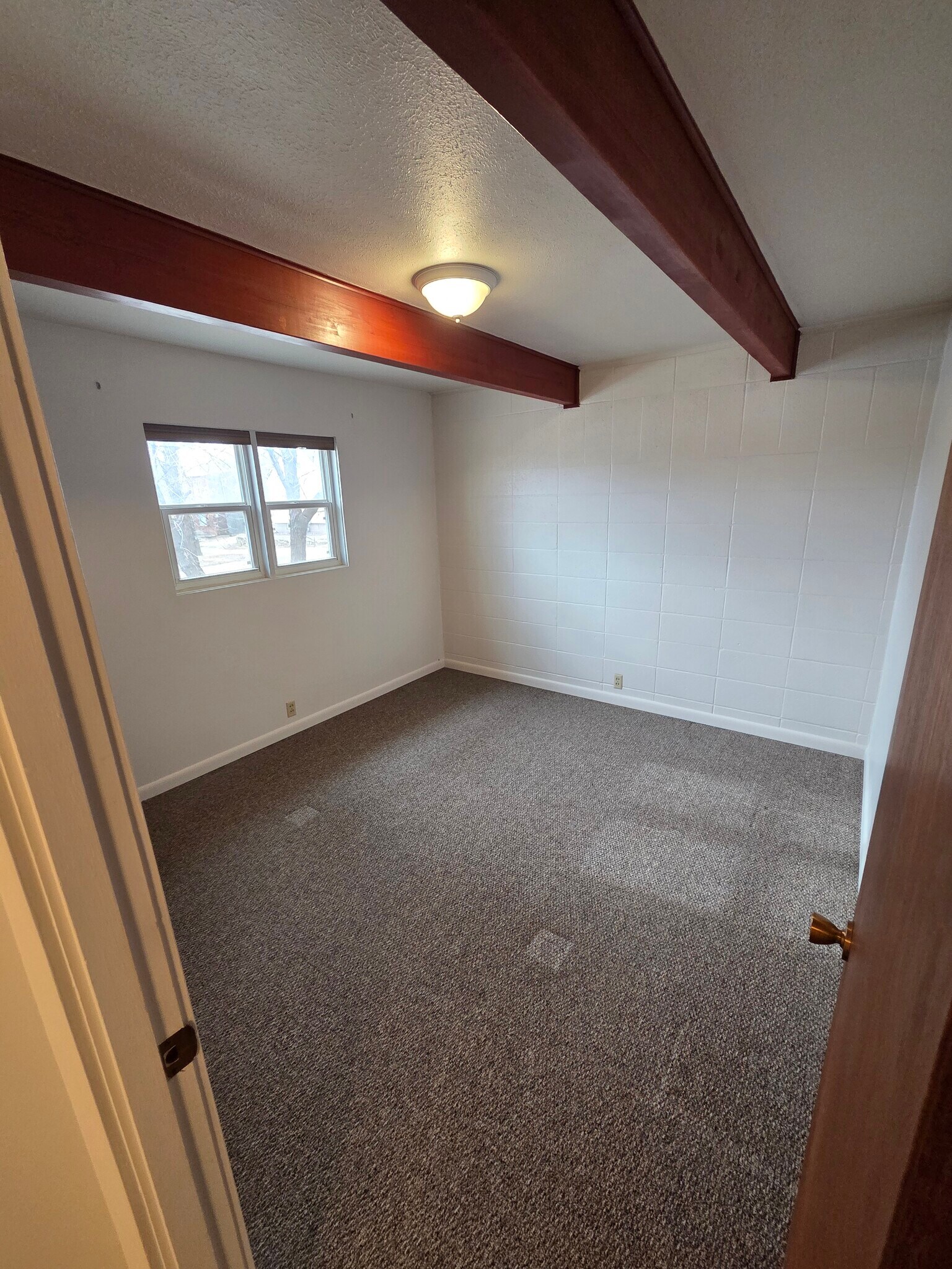 Building Photo - 27 9th St