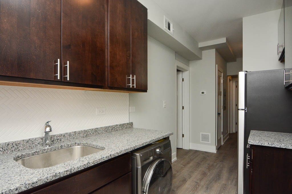 Building Photo - 1133 Maple Ave