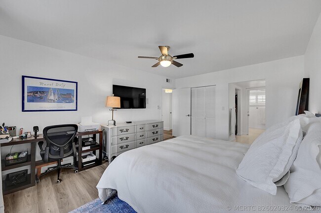 Building Photo - 2871 N Ocean Blvd