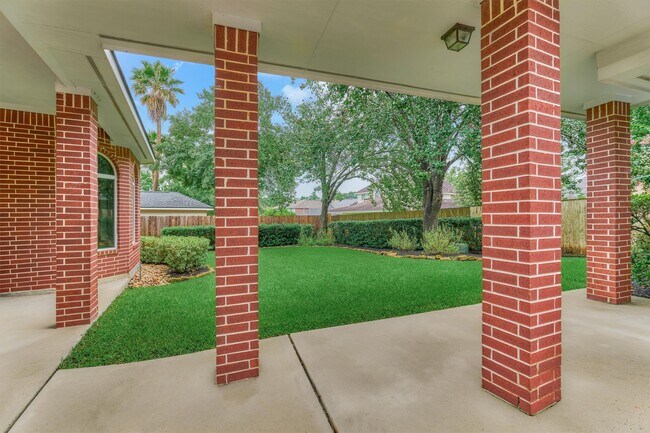 Building Photo - 6615 Haughton Dr
