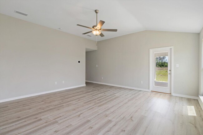 Building Photo - 4 Bedroom Beauty in Foley