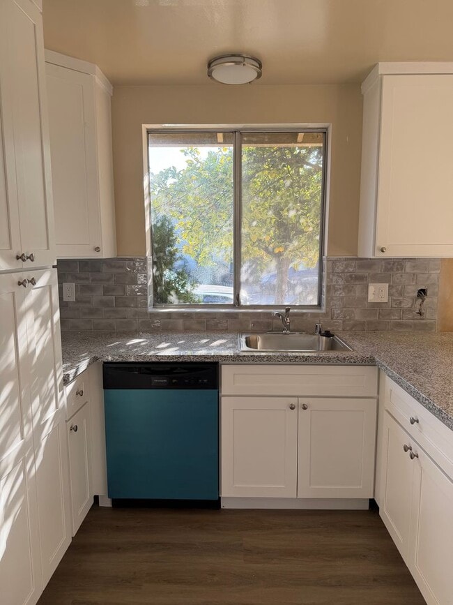 Building Photo - Kent/Pal