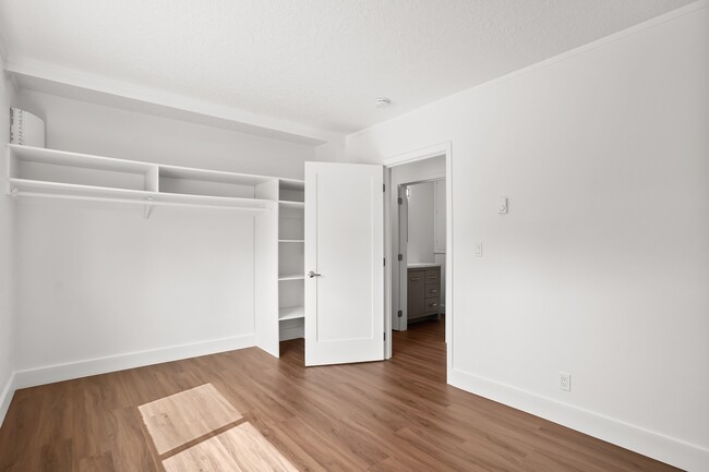 Building Photo - Talisman Apartments-215-177S