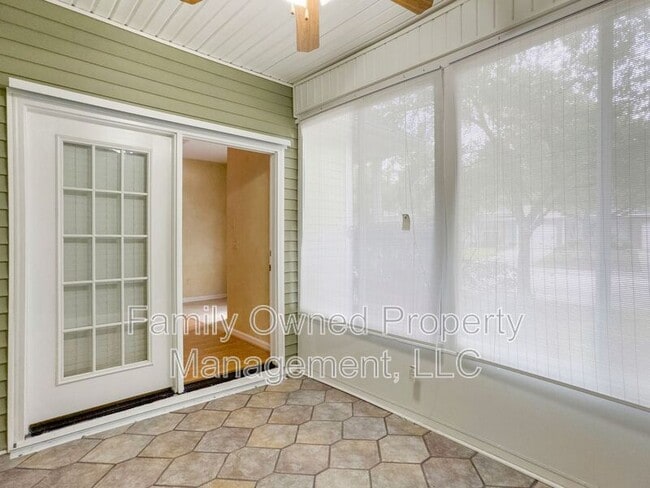 Building Photo - 8627 Grassy Oak Trail