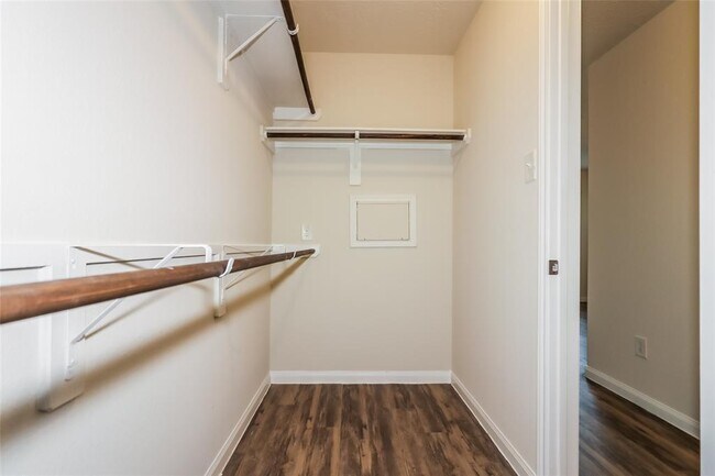 Building Photo - 19023 Moynihan Dr