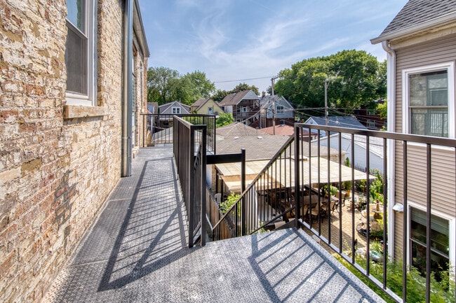 Building Photo - 1921 W Summerdale Ave