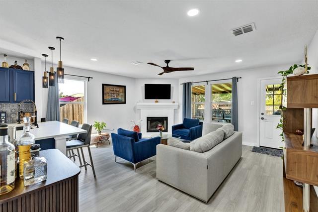 Building Photo - 8404 Early Dawn Trail