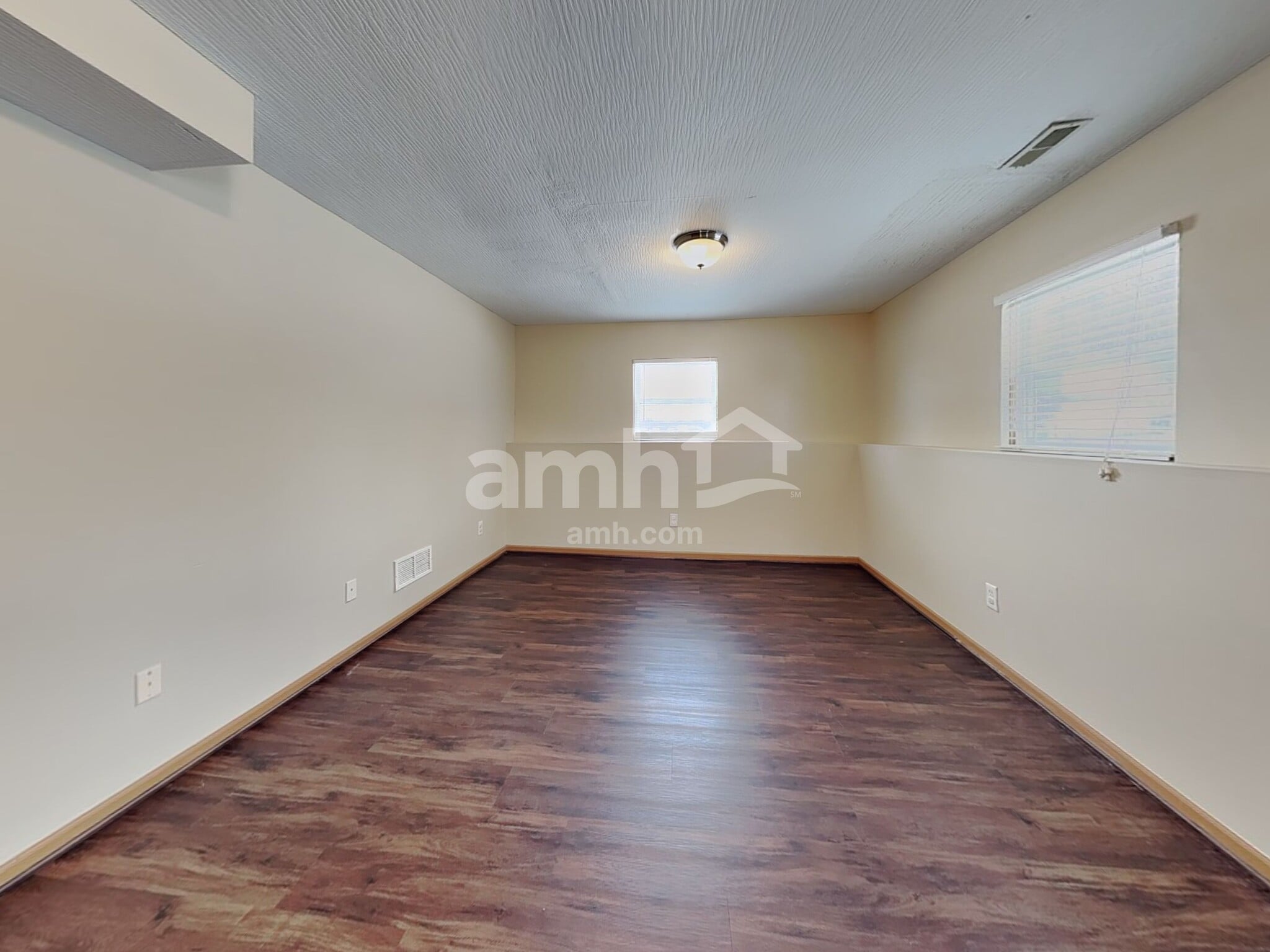 Building Photo - 8023 Crete Ln