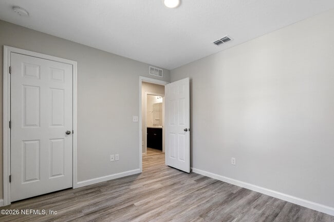 Building Photo - 8822 Eaton Ave