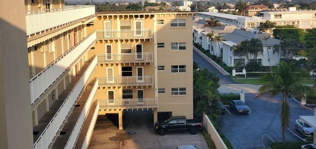 Building Photo - 4500 S Ocean Blvd