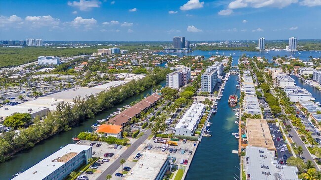 Building Photo - 3827 NE 166th St