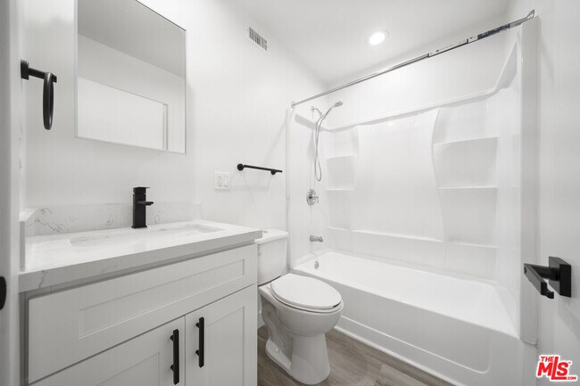 Building Photo - 4112 Normandie Ave