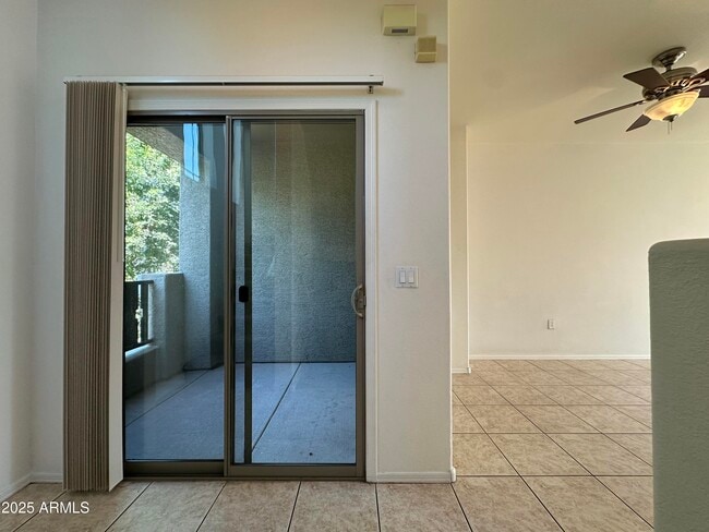 Building Photo - 280 S Evergreen Rd