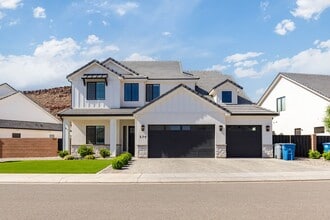 Building Photo - Beautiful 5 Bed 3.5 bath near Sunrise Valley Park In Washington.