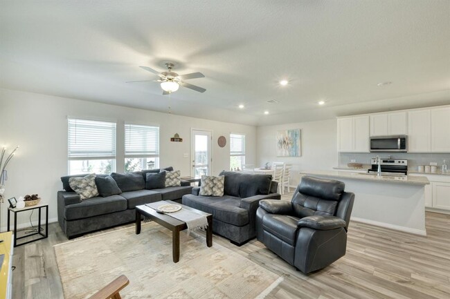 Building Photo - 1006 Otello Wy