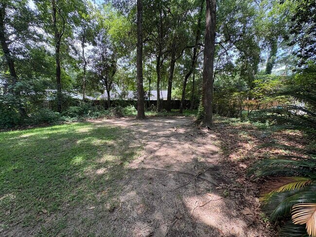 Building Photo - 460 Merlin Ct