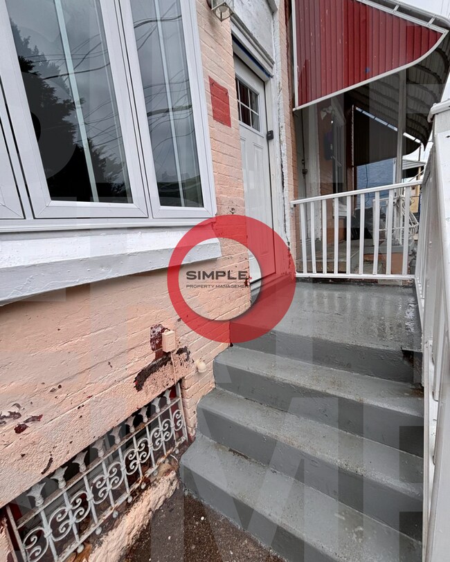 Building Photo - 113 W Elm St