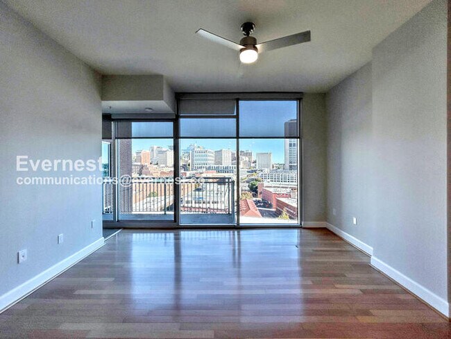 Building Photo - Modern Downtown Richmond 1BR Condo with In-Unit Laundry / Pet- Friendly /  Available Now!