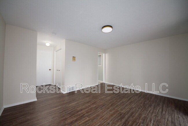 Building Photo - 12125 N Normandie St