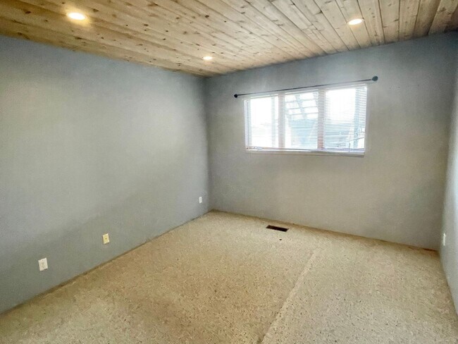 Building Photo - 3030 NW 95th St