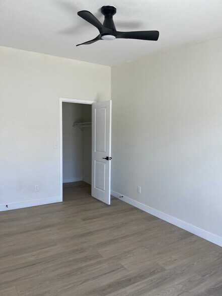 Building Photo - 3301 N 66th Pl
