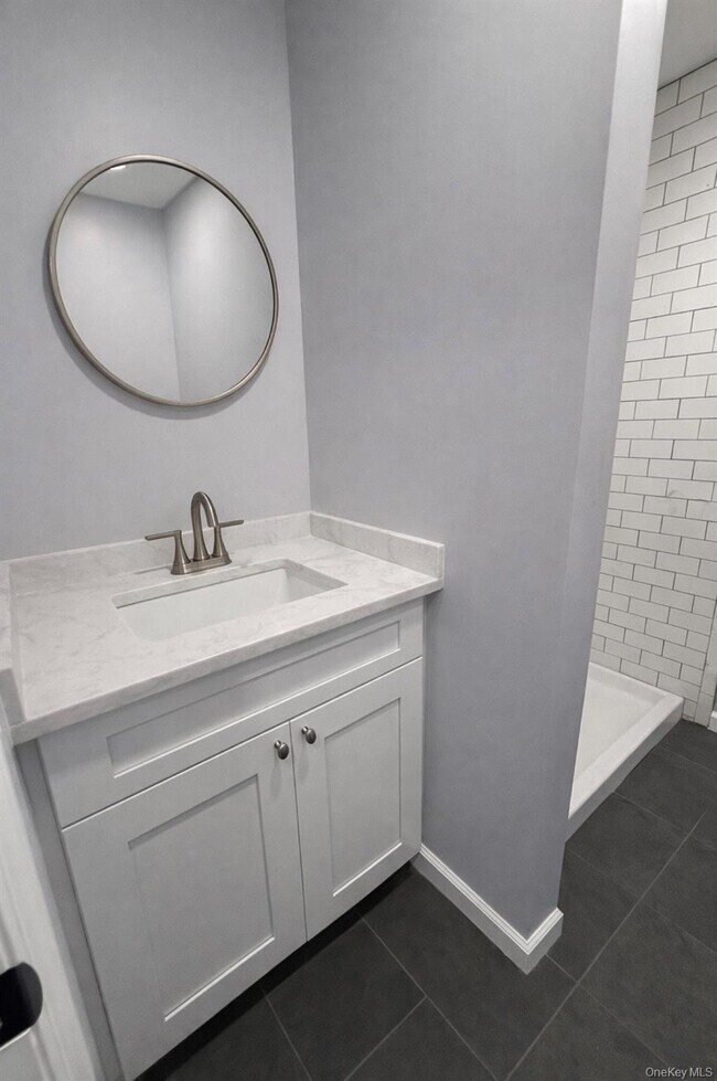 Building Photo - 19 Lee Ave