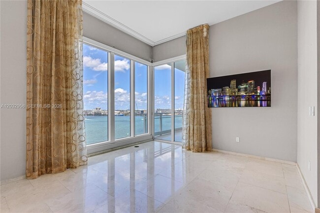 Building Photo - 900 Brickell Key Blvd