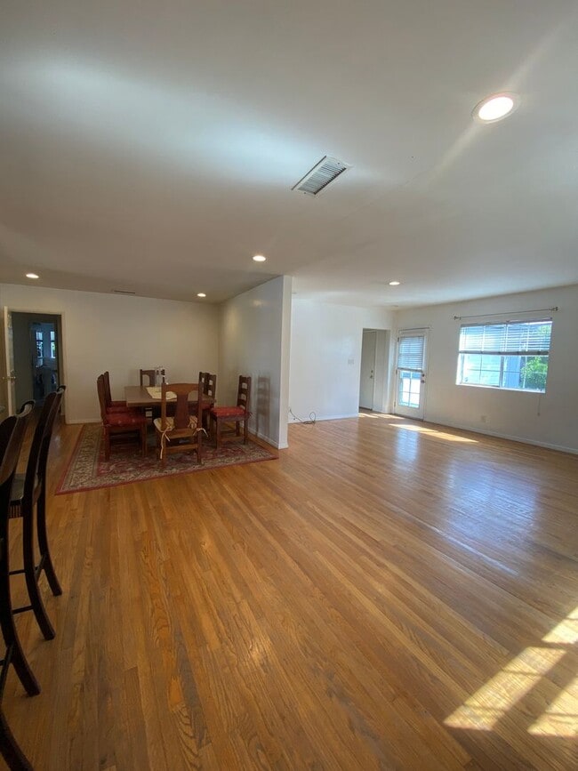 Building Photo - Charming Home in Covina