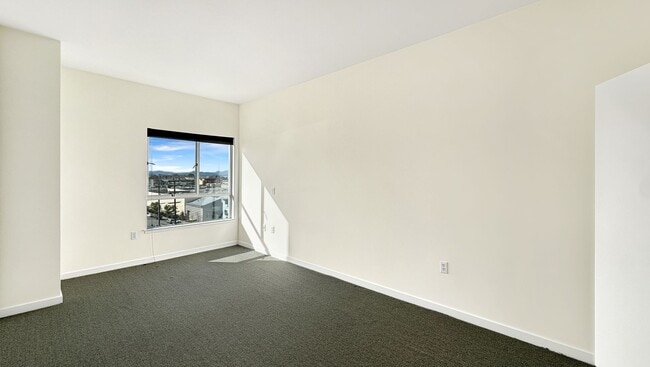 Building Photo - West-facing Modern Apartment w/ Sweeping View of SF, Golden Gate & Mt Tam
