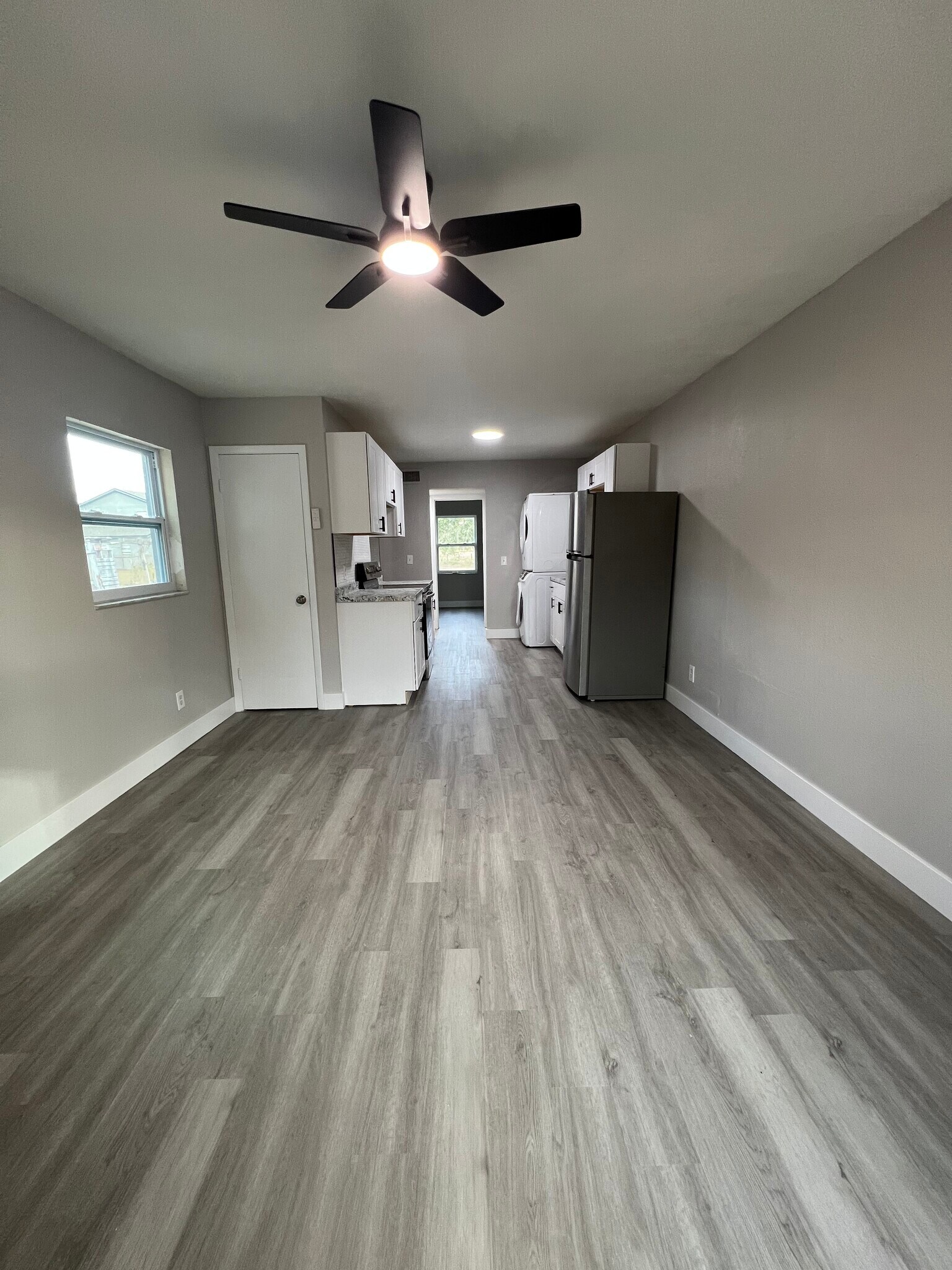 Living room - 6412 Diamond St