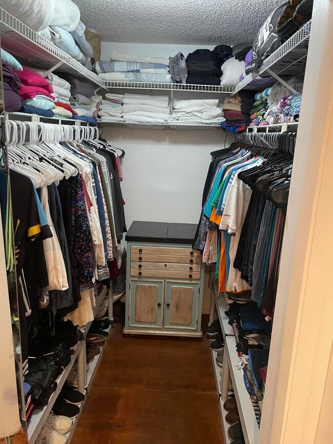 Building Photo - 1592 Springside Dr