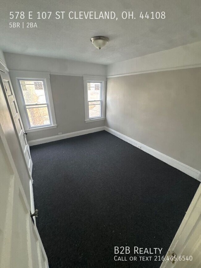 Building Photo - 578 E 107th St