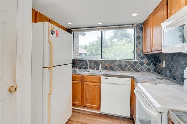 Building Photo - 13341 Water Oak Ln