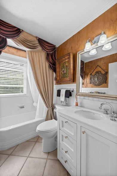 Building Photo - 201 Brookfield Ave