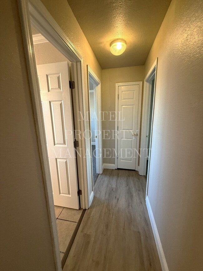 Building Photo - 227 Becky Way
