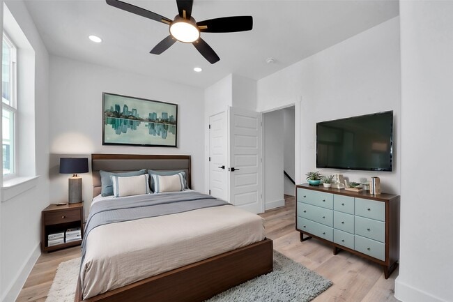 Building Photo - 1805 Emir St