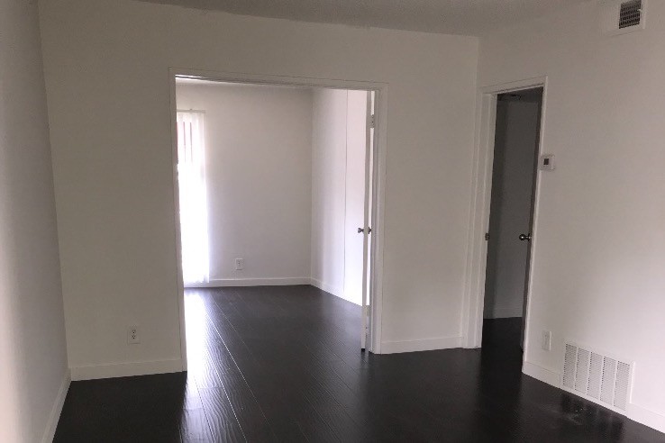 Building Photo - 20880 Ventura Blvd
