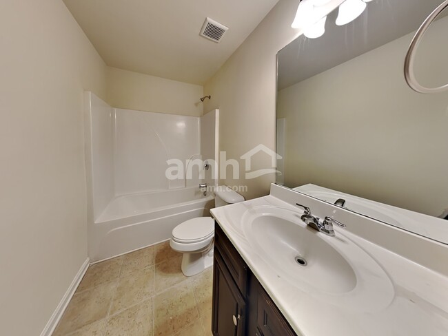 Building Photo - 525 Brickstone Way