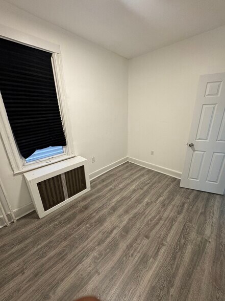 2Br - 202 Myrtle Ave
