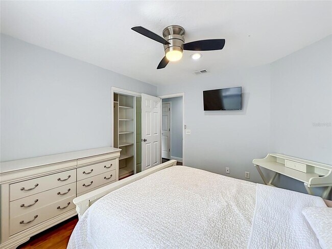 Building Photo - 3020 Hartland Ct