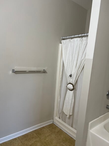Building Photo - 4028 Haworth Pky